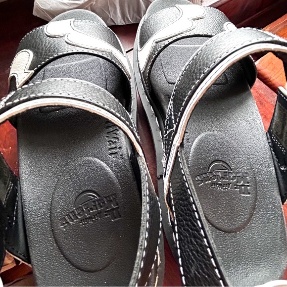 Dr. Martens Voss Mono Floral Sandals Women’s 8 NWOB - Picture 7 of 13